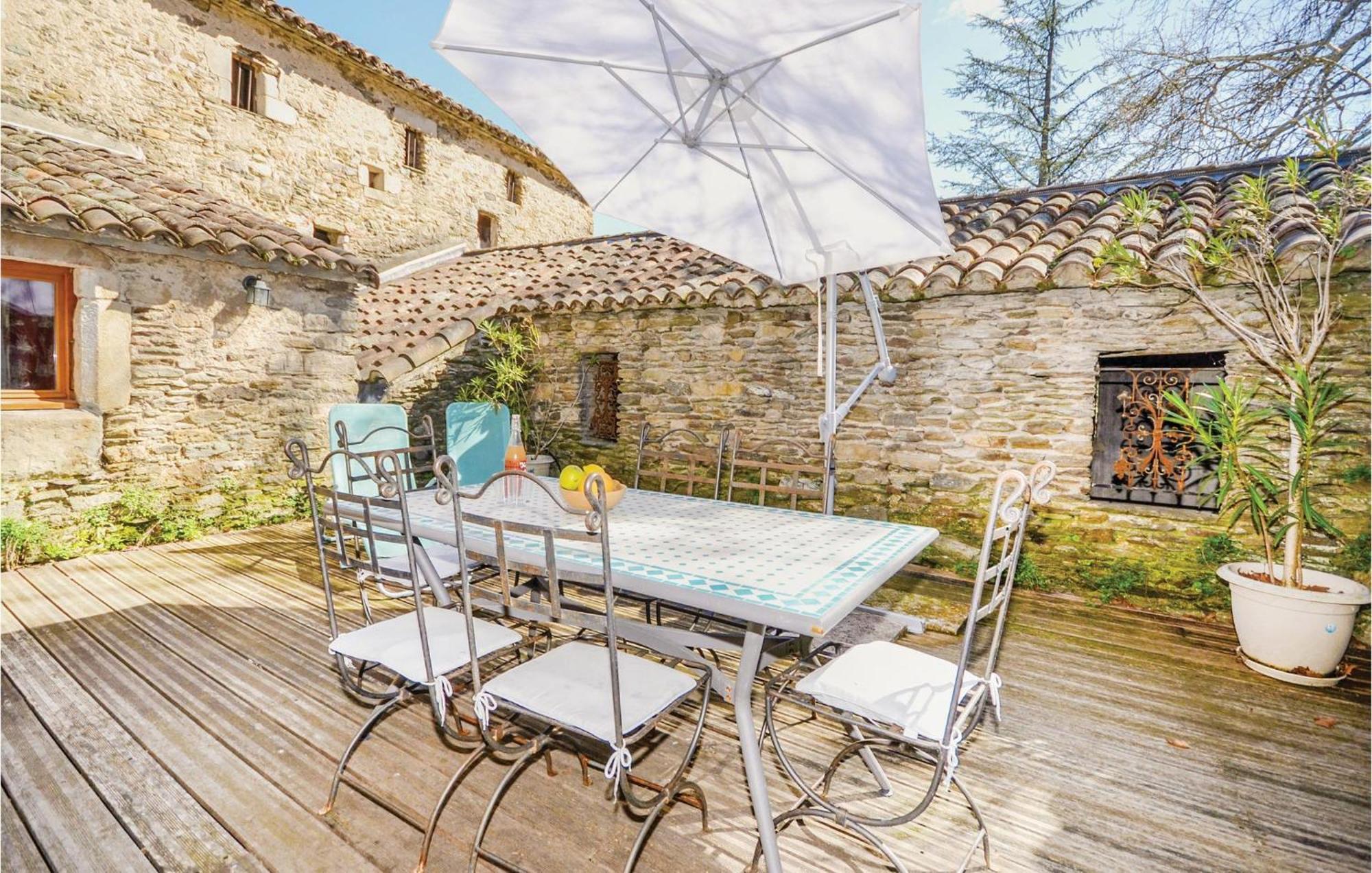 2 Bedroom Nice Apartment In Les Salles-Du-Gardon Soustelle Exterior photo