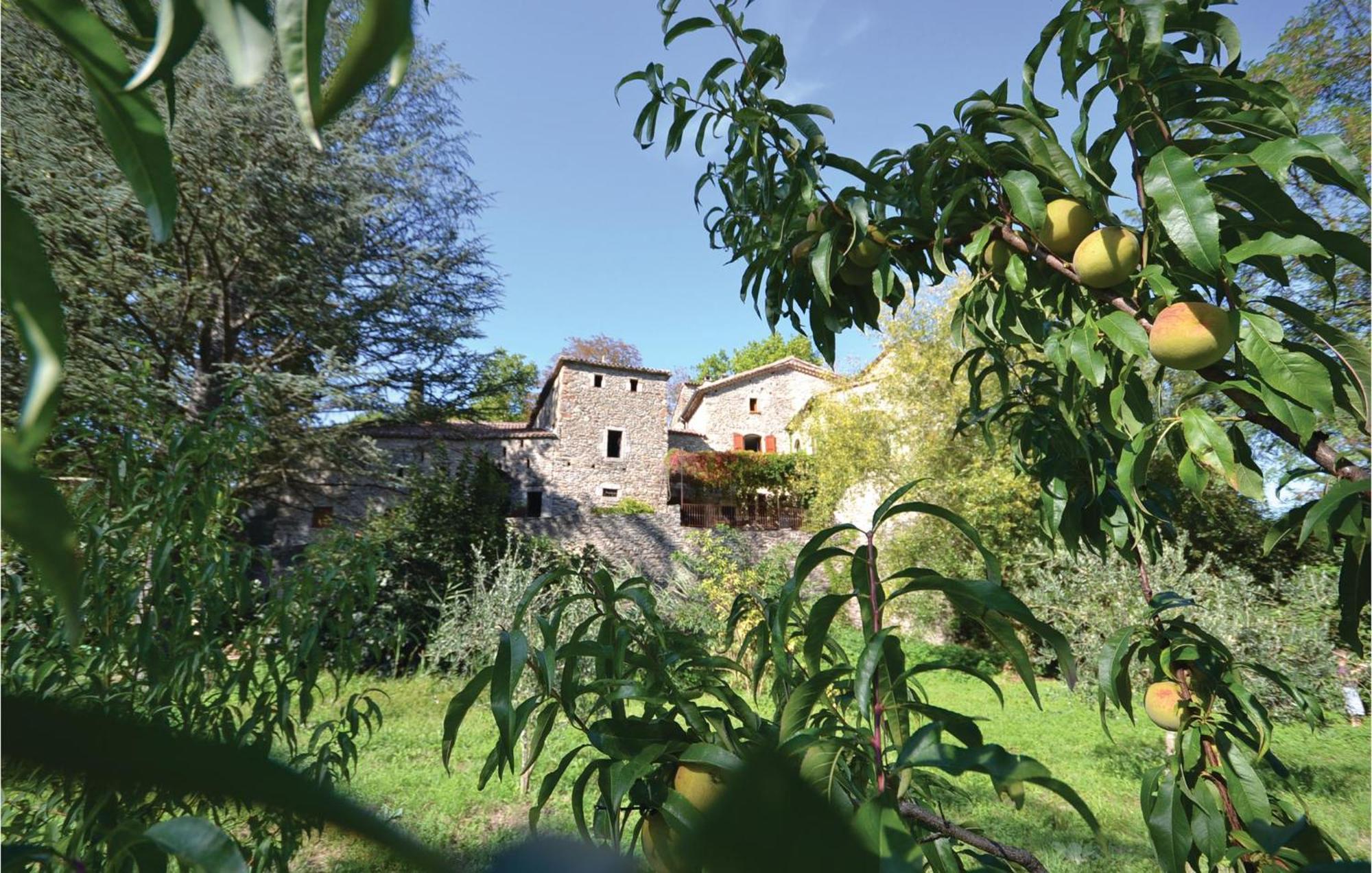 2 Bedroom Nice Apartment In Les Salles-Du-Gardon Soustelle Exterior photo
